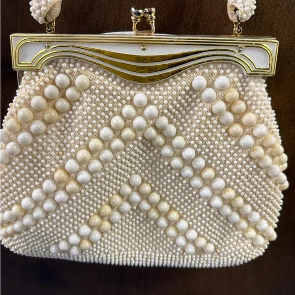 Vintage Beaded Hong Kong Elegant Cream lined Kisslock Handbag - Picture 12 of 14